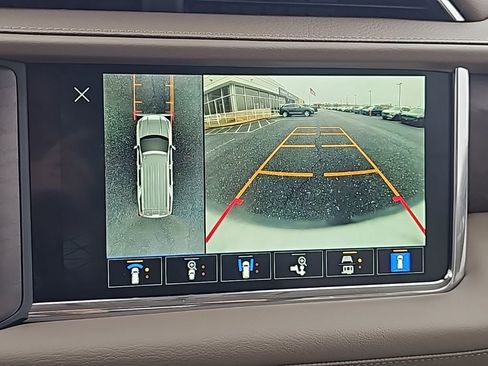 Used 2023 GMC Yukon Denali image 9