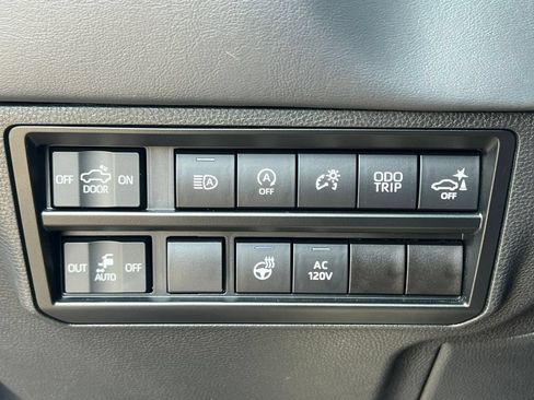 Used 2023 Toyota Tundra Platinum w/ Advanced Package AWD/4WD image 24