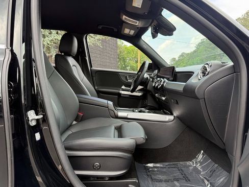 Used 2024 Mercedes-Benz GLB 250 4MATIC image 33