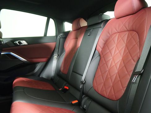 New 2026 BMW X6 xDrive40i w/ Climate Comfort Package image 17