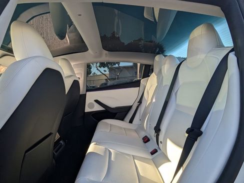 Used 2024 Tesla Model 3 Standard Range image 13