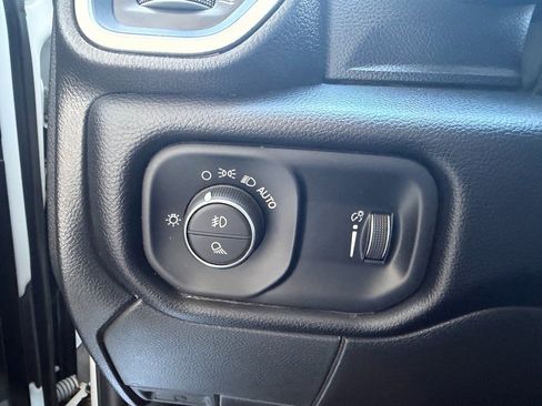 Used 2024 RAM 2500 Big Horn AWD/4WD image 33