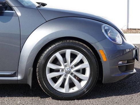Used 2013 Volkswagen Beetle TDI FWD image 31