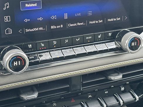 Certified 2025 Chevrolet Colorado ZR2 w/ Technology Package image 30