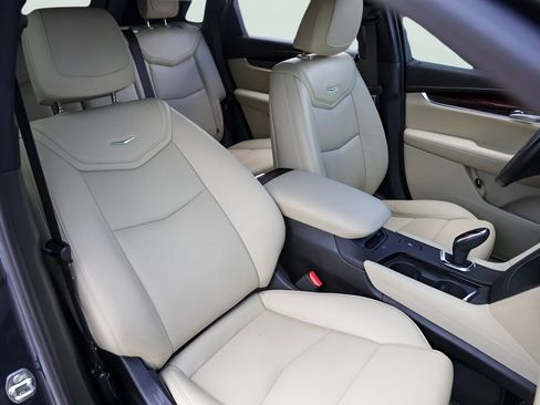 Used 2019 Cadillac XT5 Luxury FWD image 29