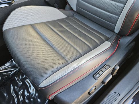 Used 2024 Volkswagen GTI Autobahn image 8