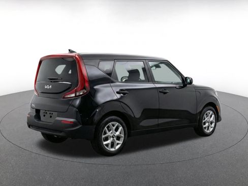 Used 2025 Kia Soul LX w/ LX Technology Package FWD image 9