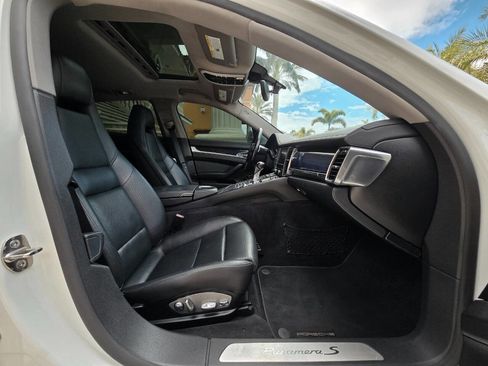 Used 2015 Porsche Panamera S w/ Premium Package image 22
