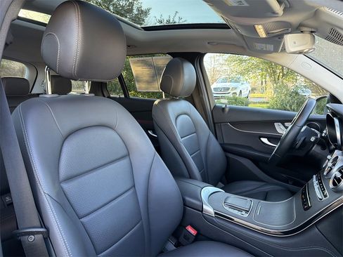 Used 2020 Mercedes-Benz GLC 300 4MATIC image 19