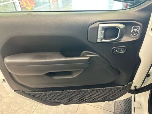 Used 2022 Jeep Wrangler Unlimited Sport AWD/4WD image 19