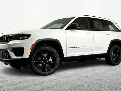 New 2025 Jeep Grand Cherokee Altitude