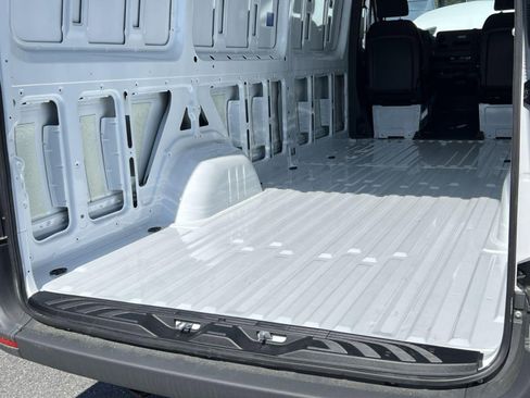 New 2025 Mercedes-Benz Sprinter 2500 image 25