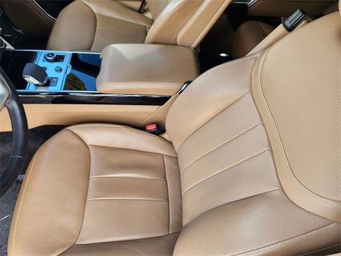Used 2023 Land Rover Range Rover Long Wheelbase SE image 8