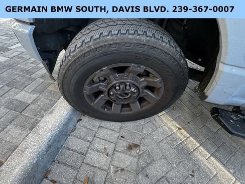 Used 2024 Ford F250 Lariat w/ Sport Appearance Package image 9