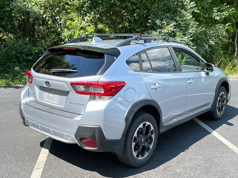 Used 2021 Subaru Crosstrek 2.0i Premium w/ Moonroof Package AWD/4WD image 6