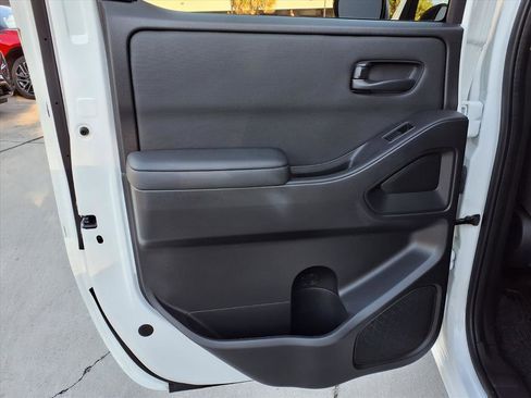 Used 2024 Nissan Frontier S w/ Tow Package image 16