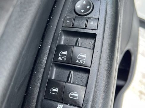 Certified 2016 Jeep Grand Cherokee Laredo w/ Quick Order Package 23E image 17