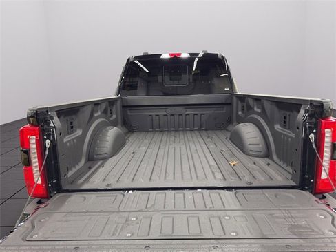 Used 2024 Ford F250 Lariat w/ Black Appearance Package image 20
