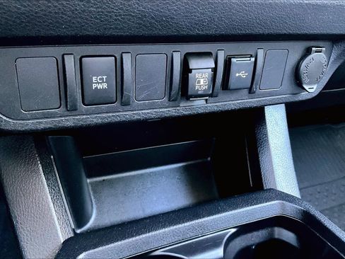 Used 2021 Toyota Tacoma SR5 image 36