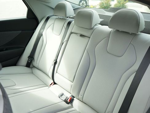 New 2025 Hyundai Elantra Limited image 20