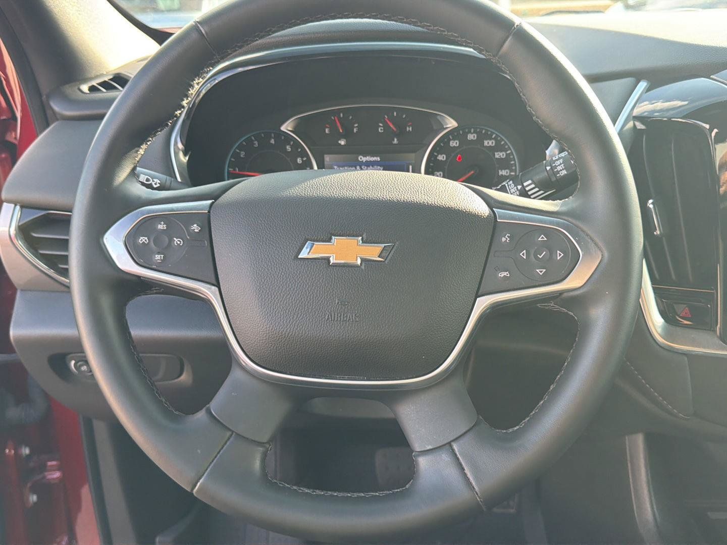 Used 2023 Chevrolet Traverse LT FWD image 15