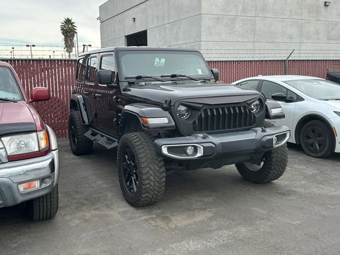 Used 2021 Jeep Wrangler Unlimited Sahara image 2