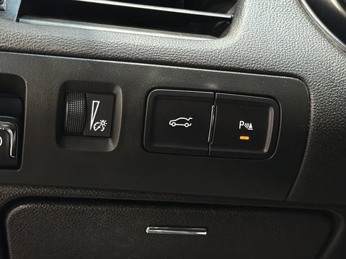 Used 2018 Chevrolet Impala Premier FWD image 35