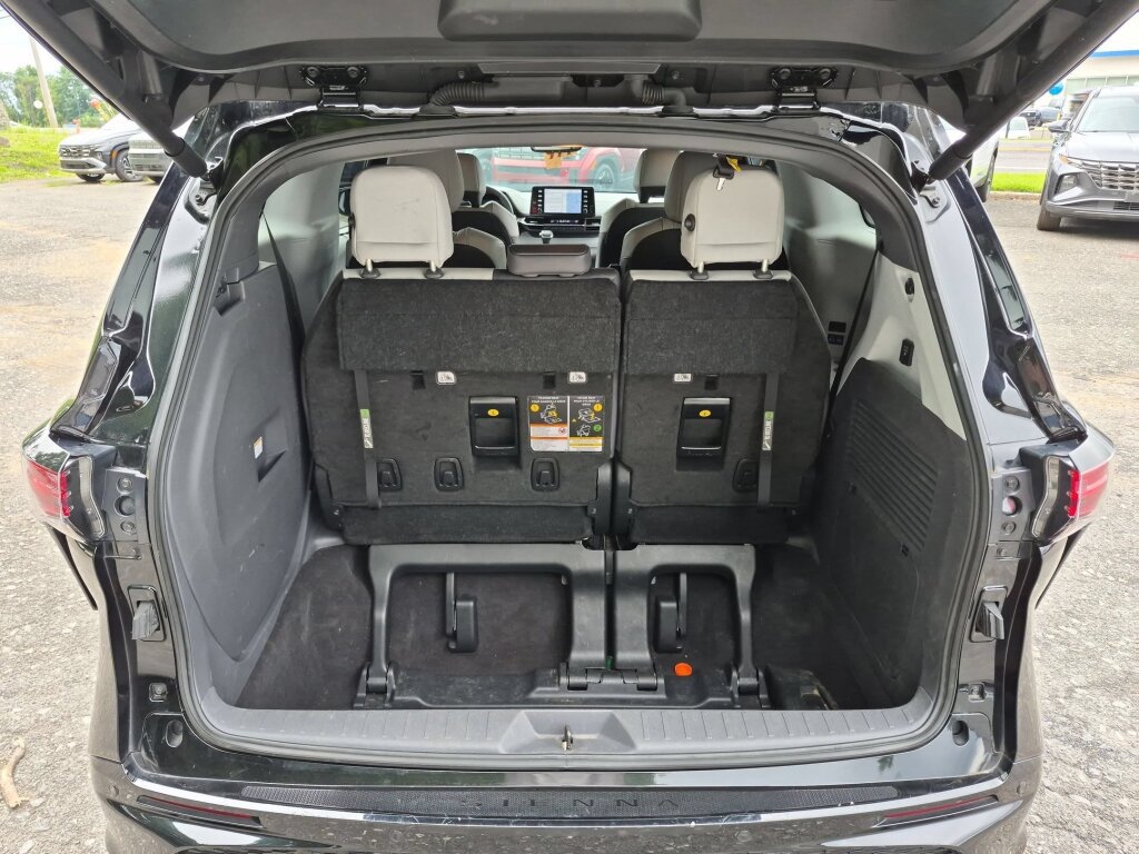 Certified 2023 Toyota Sienna XSE w/ XSE Plus Package AWD/4WD image 5