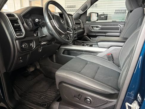 Used 2023 RAM 1500 Big Horn AWD/4WD image 3