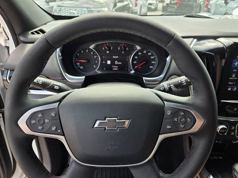 Used 2023 Chevrolet Traverse RS FWD image 31