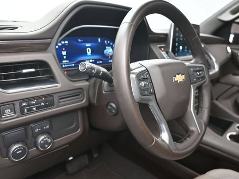 Used 2023 Chevrolet Tahoe LT w/ Luxury Package RWD image 12