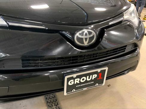 Used 2017 Toyota RAV4 LE w/ Carpet Mat Package image 31