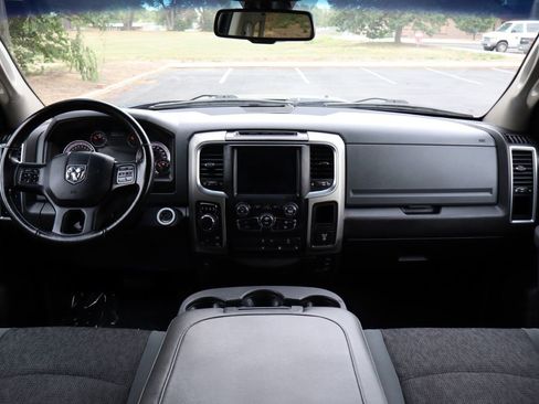 Used 2020 RAM 1500 Classic SLT w/ Luxury Group image 17