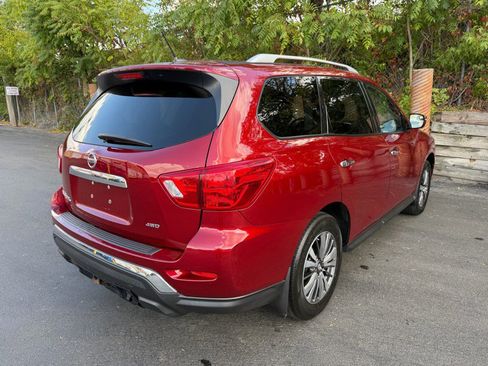 Used 2018 Nissan Pathfinder S image 34