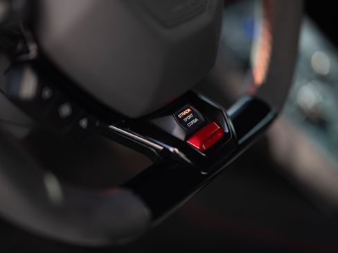 Used 2018 Lamborghini Huracan AWD/4WD image 36