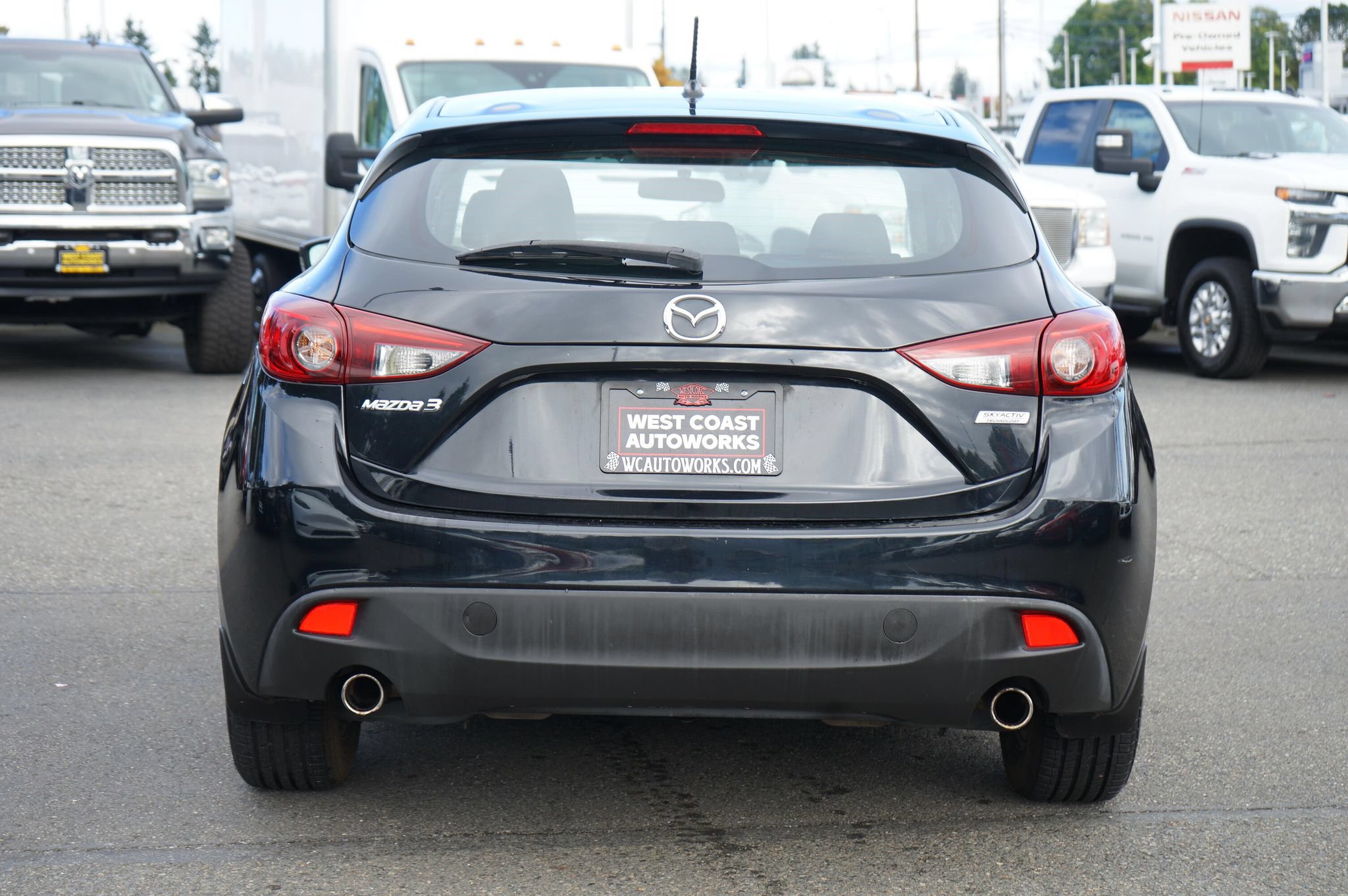 Used 2014 MAZDA MAZDA3 i Touring w/ Moonroof Package 1 FWD image 4