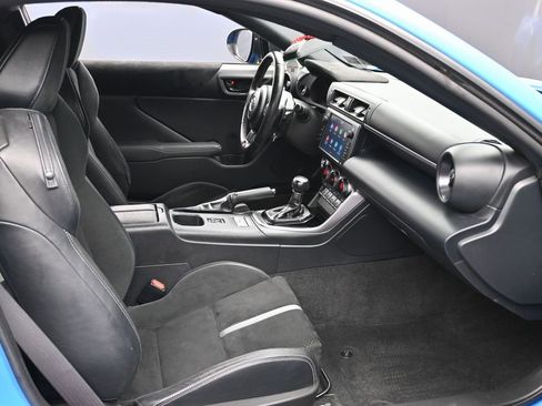 Used 2022 Toyota GR86 Premium w/ ALL Weather Mat Package (TMS) image 36