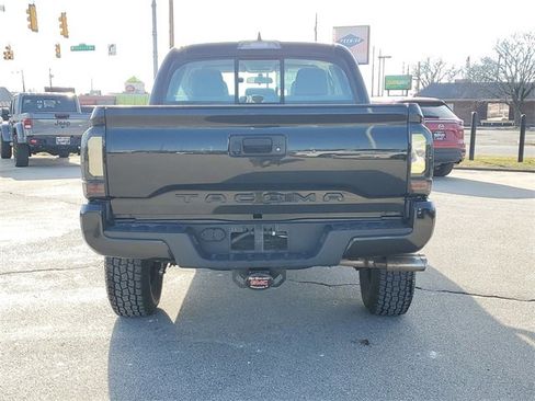 Used 2017 Toyota Tacoma SR w/ Tow Package image 5