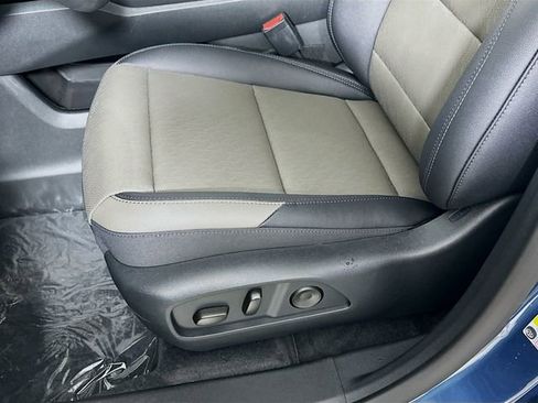 New 2026 Chevrolet Equinox LT w/ Convenience Package II image 20