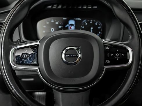 Used 2016 Volvo XC90 T6 Momentum AWD/4WD image 24