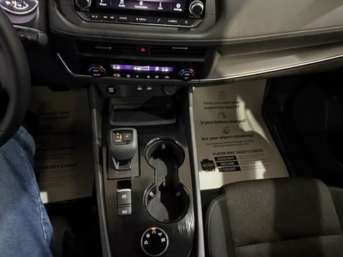 Certified 2025 Nissan Rogue SV image 24