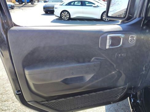 Used 2022 Jeep Wrangler Unlimited Sport AWD/4WD image 19