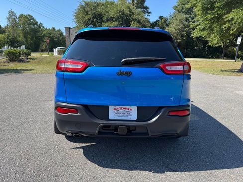 Used 2018 Jeep Cherokee Latitude w/ Altitude Package FWD image 35