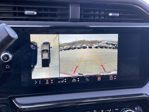 Used 2024 GMC Sierra 2500 AT4 image 7