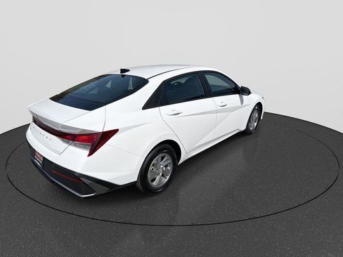 New 2026 Hyundai Elantra SE FWD image 8