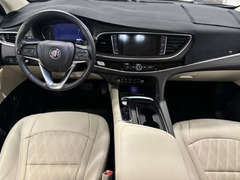 Used 2024 Buick Enclave Avenir w/ Avenir Technology Package AWD/4WD image 10
