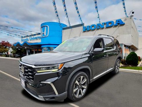 Used 2024 Honda Pilot Elite image 1