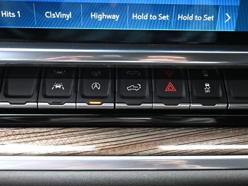 Used 2022 Chevrolet Silverado 1500 LT image 23