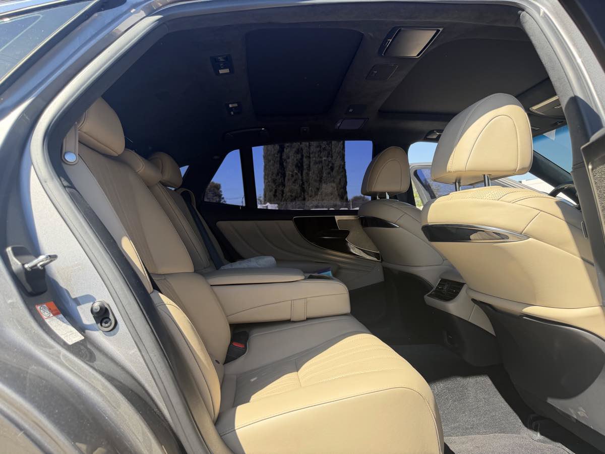 Used 2023 Lexus LS 500 AWD w/ Executive Package image 19