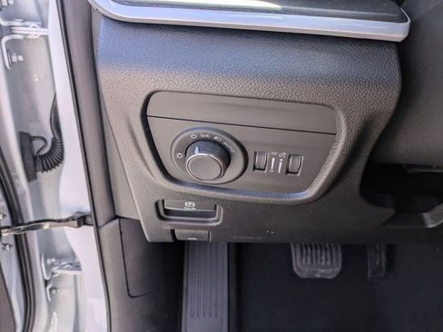 New 2026 Jeep Grand Cherokee Altitude RWD image 16